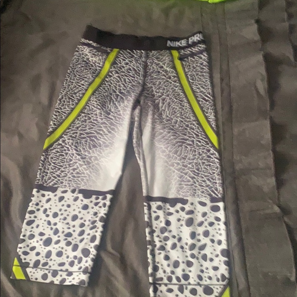 Nike Pro Dry fit workout mid-length